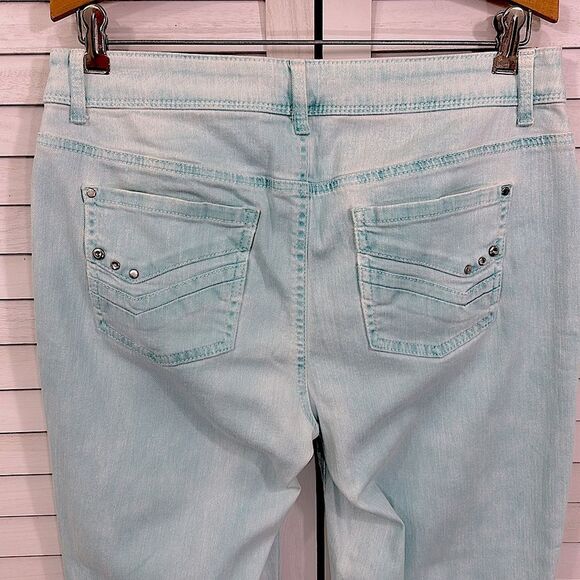 Chico’s Jeans Size 1 (8) Platinum Denim Ankle Hand Washed - Picture 6 of 16